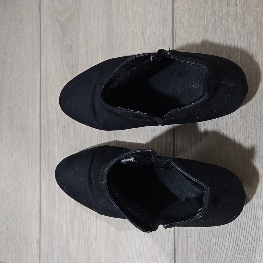 American Eagle black boots, size 9w